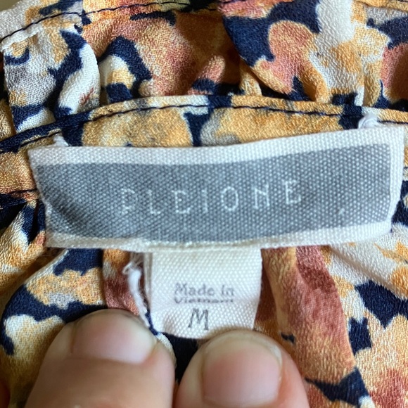 Nordstrom Pleione Navy and Peach Floral Blouse‎ with Ruffle Details - Picture 3 of 4